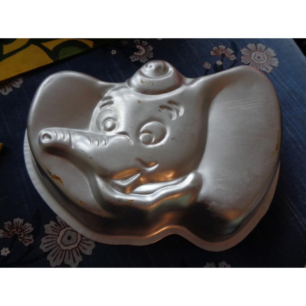 Disney Wilton Dumbo the Elephant Cake Pan 515-434